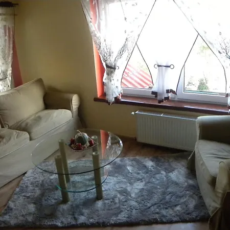 Apartament Z Ogrodem Szczytna Exterior foto